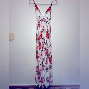 Windsor floor length floral gown. Size small